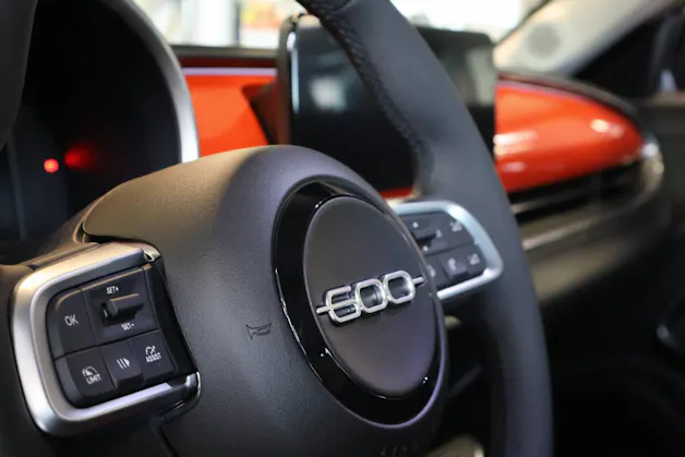 Fiat 600 1.2 Hybrid Swiss Edition