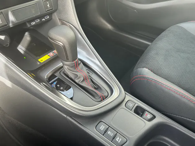 Toyota Yaris 1.5 VVT-i HSD GR Sport