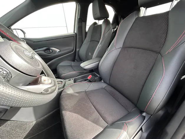 Toyota Yaris 1.5 VVT-i HSD GR Sport