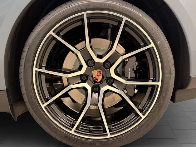 Porsche Taycan 4S Sport Turismo Black Edition