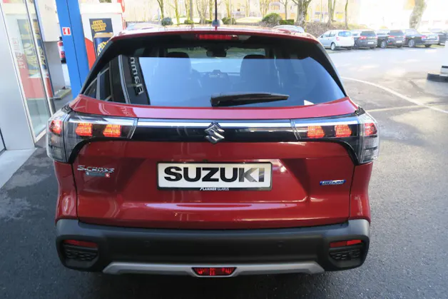 Suzuki S-Cross 1.4 T Sakura Top Hybrid 4x4