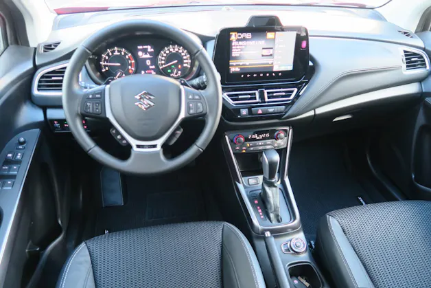 Suzuki S-Cross 1.4 T Sakura Top Hybrid 4x4