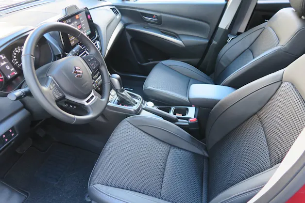 Suzuki S-Cross 1.4 T Sakura Top Hybrid 4x4