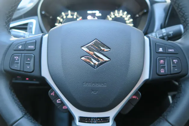 Suzuki S-Cross 1.4 T Sakura Top Hybrid 4x4