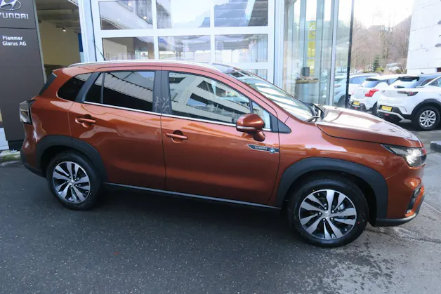 Suzuki S-Cross 1.4 T Sakura Top Hybrid 4x4