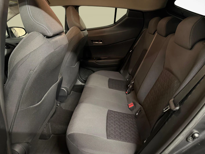 image du véhicule TOYOTA C-HR