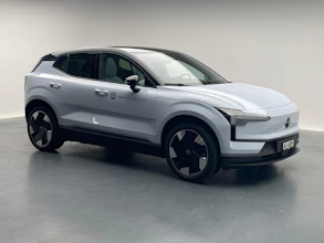 https://vehicle.imgix.net/4192609/e31130fe-01ef-4a01-ab22-de1013b85949.jpeg