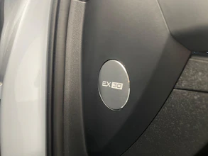 https://vehicle.imgix.net/4192609/ee601566-d857-4b3a-9f09-65671d6a7027.jpeg
