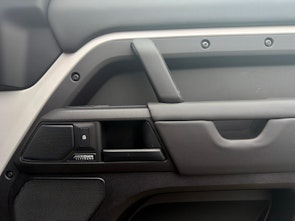 Vehicle image LAND ROVER Defender 110 4.4 V8 Octa