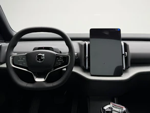https://vehicle.imgix.net/4192731/c4993cb7-de58-4d63-8482-c842ce0fb735.jpg