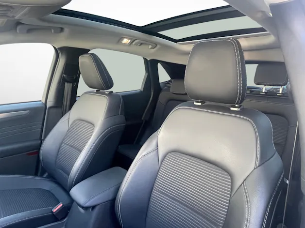 Ford Kuga 2.5 Hybrid Titanium X 4x4 inkl. Schiebedach!
