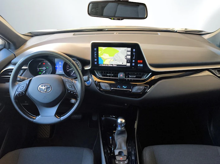 image du véhicule TOYOTA C-HR