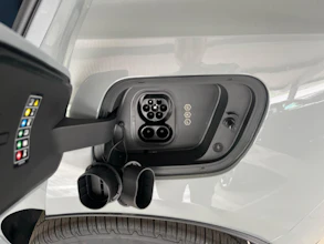 https://vehicle.imgix.net/4192870/8095f952-2642-431e-ba03-717b25d61013.jpg