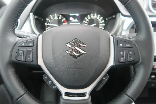 Suzuki Vitara 1.4 T Sakura Top Hybrid 4x4