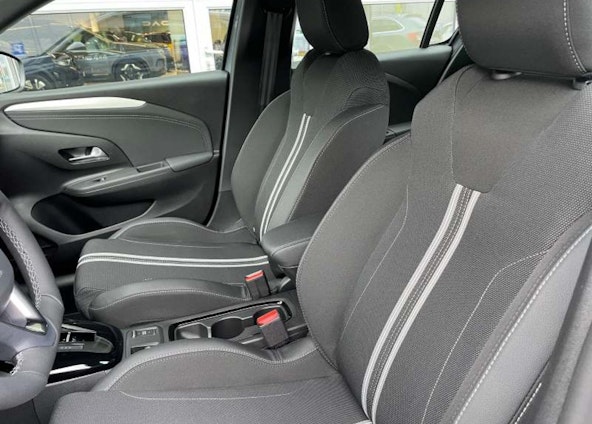 Vehicle image 4 Vehicle image 4