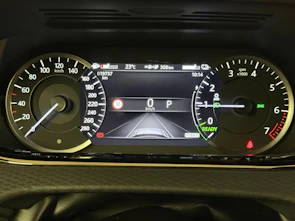 Fahrzeugbild LAND ROVER Range Rover Evoque 1.5 T 300e R-Dynamic S