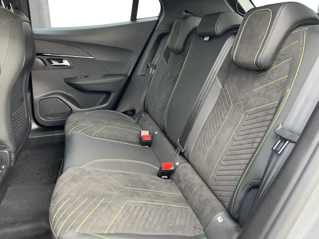 PEUGEOT 2008 1.2 Hybrid 145 GT