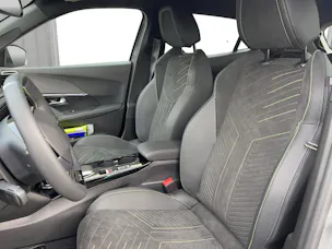 PEUGEOT 2008 1.2 Hybrid 145 GT