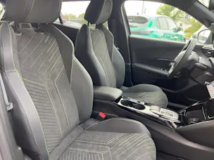 PEUGEOT 2008 1.2 Hybrid 145 GT