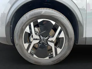 PEUGEOT 2008 1.2 Hybrid 145 GT