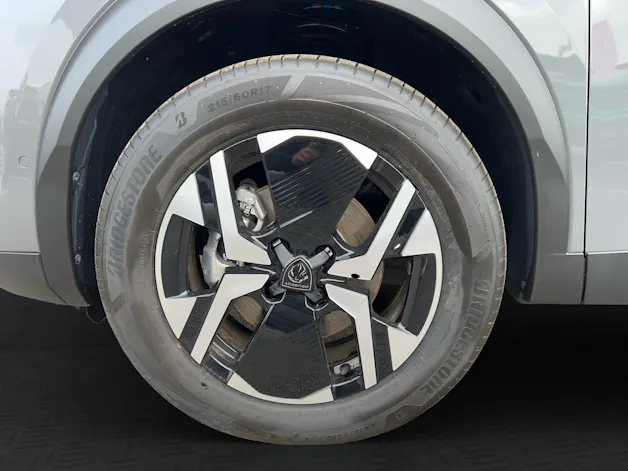 PEUGEOT 2008 1.2 Hybrid 145 GT