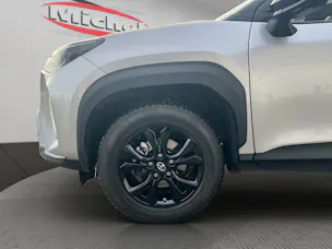 Toyota Yaris Cross 1.5 VVT-i HSD Adventure AWD-i / Panorama-Glasdach / Navigation / Head-Up Display / Heckklappe elektrisch