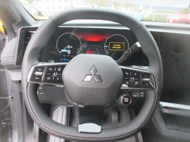 MITSUBISHI ECLIPSE CROSS 9