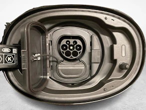 https://vehicle.imgix.net/4193385/591b2aca-65bb-4682-b361-54dfe6506d3d.jpg