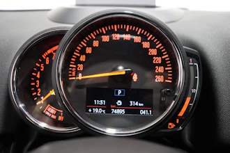 https://vehicle.imgix.net/4193419/56409370-c65f-4996-af0a-a828b39ed9e9.JPG