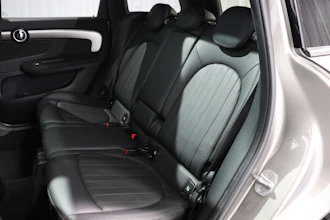 https://vehicle.imgix.net/4193419/945356de-bb2b-478f-890c-35dfb0e99af4.JPG