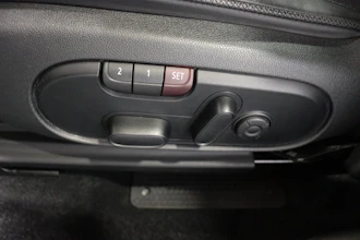 https://vehicle.imgix.net/4193419/f426b980-22a4-42b1-86bd-05a19b7e11ee.JPG