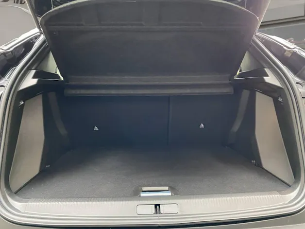 Peugeot 2008 Hybrid 145 e-DCS6 Allure Premium