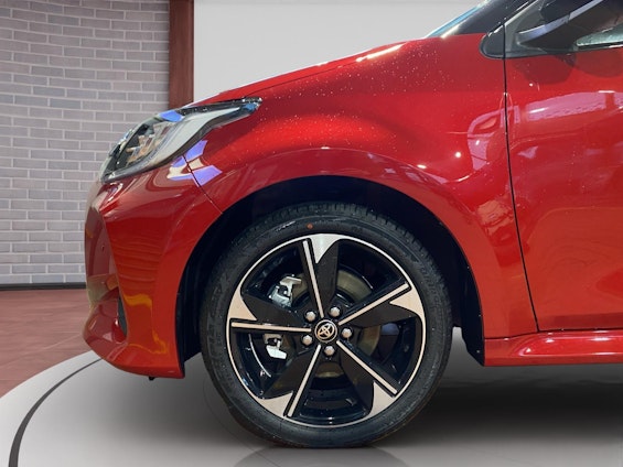 Vehicle image 9 Vehicle image 9