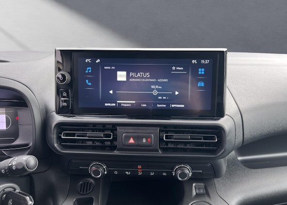 Vehicle image 4 Vehicle image 4