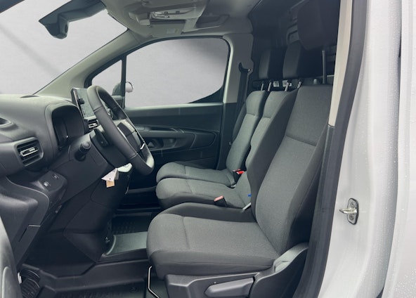 Vehicle image 6 Vehicle image 6