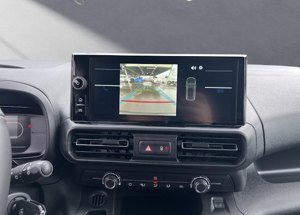 Vehicle image 5 Vehicle image 5