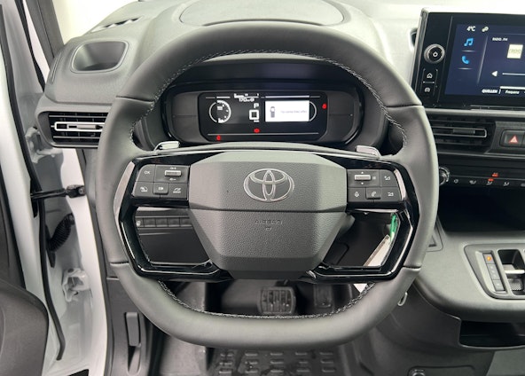 Vehicle image 3 Vehicle image 3