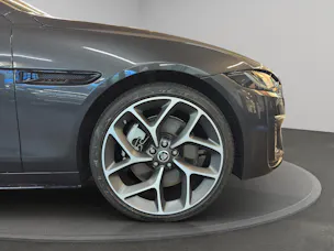 Jaguar XE 2.0 T 300 Sport AWD