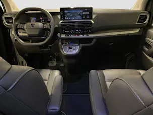 Peugeot Traveller Standard Business VIP 2.0 BlueHDi