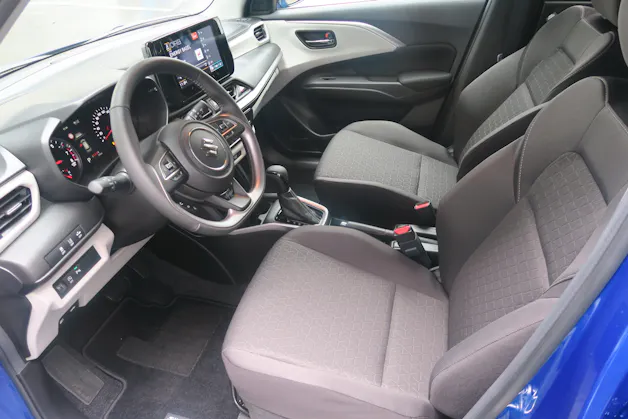 Suzuki Swift 1.2 Sakura Top Hybrid