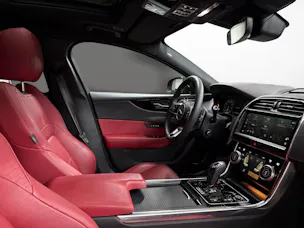 Jaguar XE 2.0 T 300 Sport AWD
