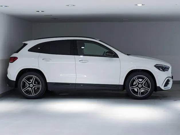 Mercedes-Benz GLA 200 Night Star