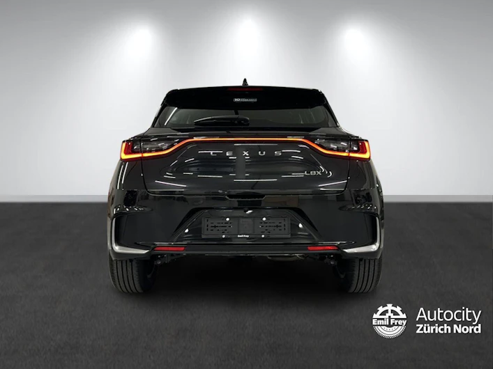 Fahrzeugbild LEXUS LBX