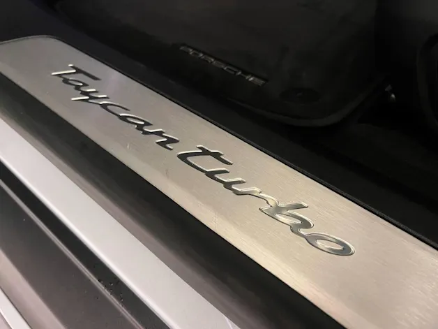 Porsche Taycan Turbo Sport Turismo