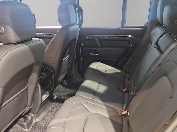 Vehicle image LAND ROVER DEFENDER