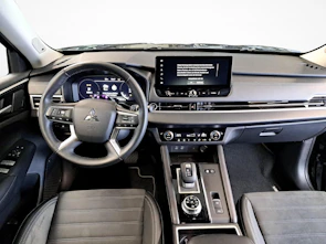 Fahrzeugbild MITSUBISHI Outlander 2.4 PHEV Invite 4x4