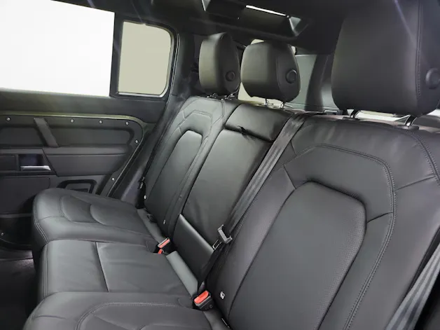 Land Rover Defender 110 2.0 P300e X-Dynamic HSE