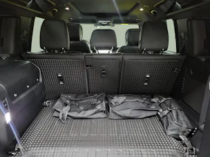 Land Rover Defender 110 2.0 P300e X-Dynamic HSE