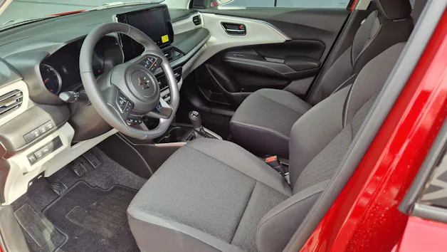 Suzuki Swift 1.2 Sakura Top Hybrid 4x4