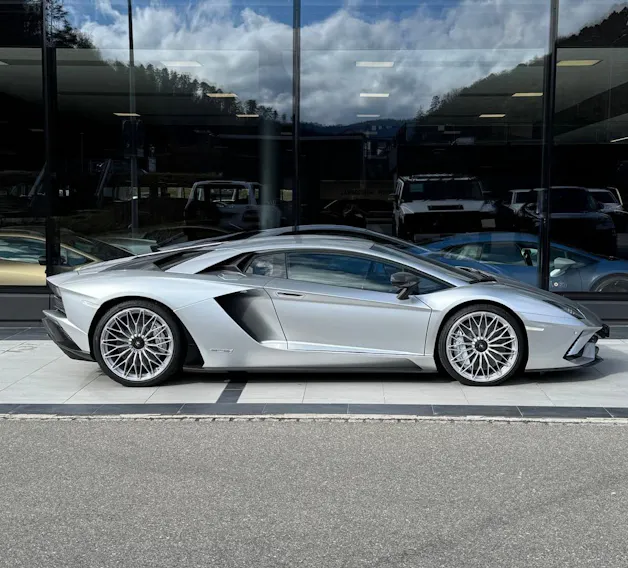 Lamborghini Aventador S LP740-4 Coupé E-Gear